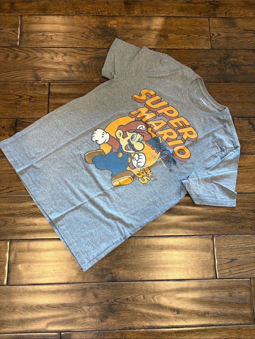 Men’s Super Mario Gray Graphic Tee